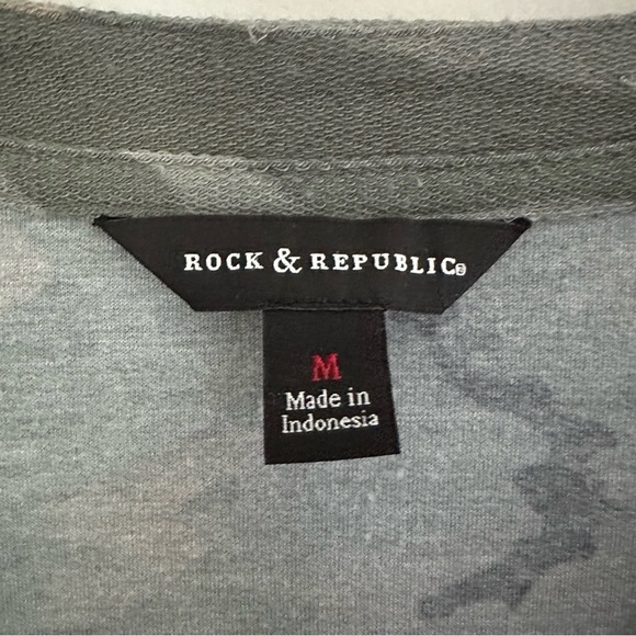 Rock & Republic Camouflage Camp Army Lace Up Short Sleeve medium tshirt - Picture 4 of 5